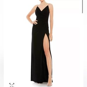 NWT IEENA for Mac Duggal V Neck Sleeveless Gown